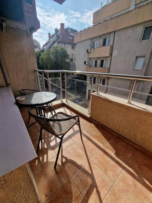Cozy Central Apartment In Outskirts Of Old صوفيا المظهر الخارجي الصورة