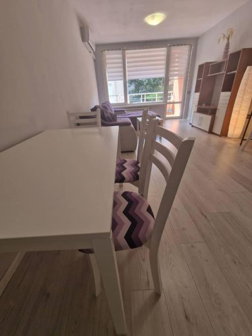 Cozy Central Apartment In Outskirts Of Old صوفيا المظهر الخارجي الصورة